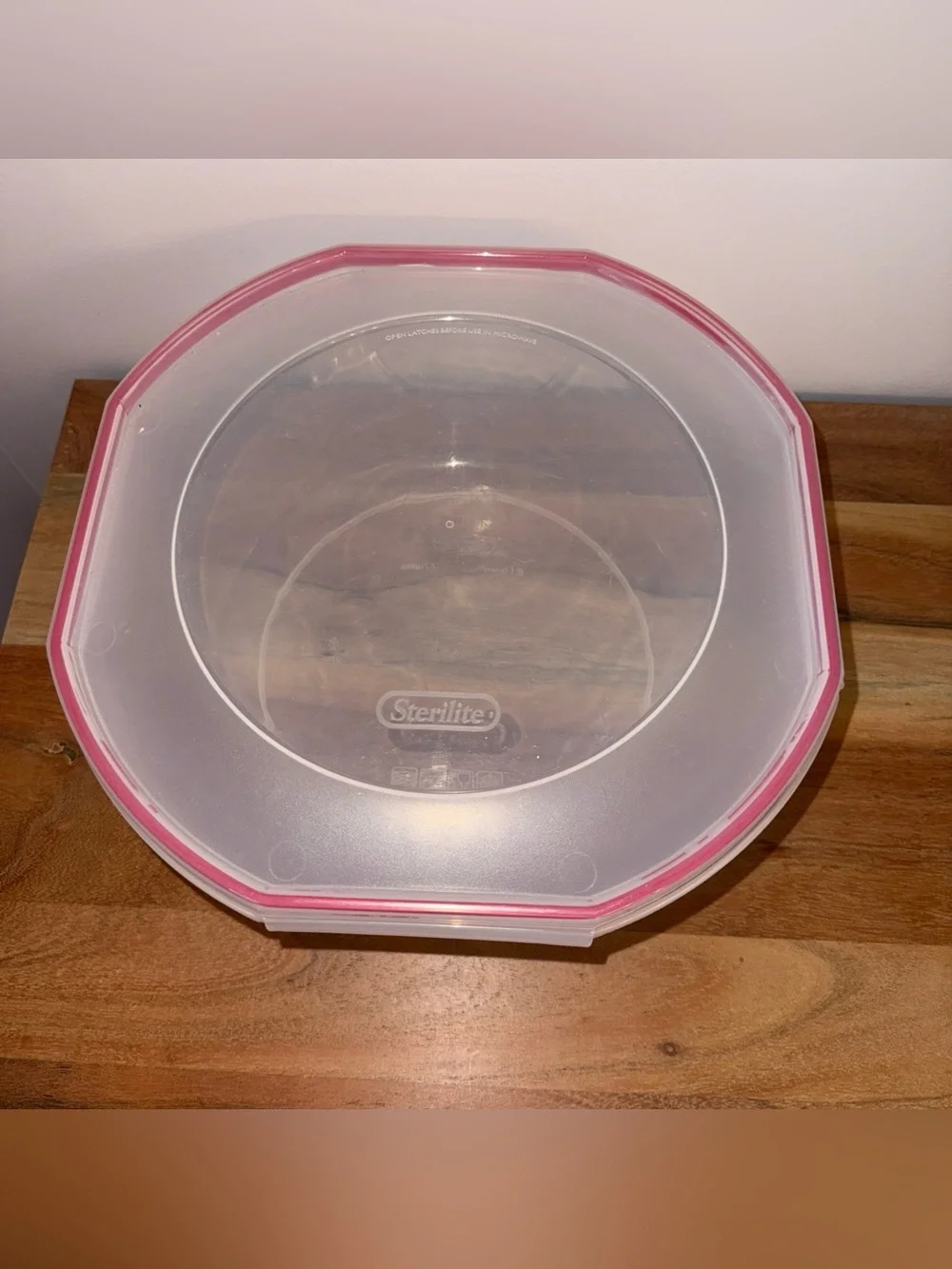 Sterilite Ultra Seal 8.1 qt Food Storage Bowl - Clear With Red Trim Seal